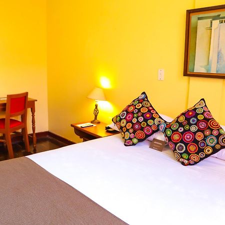 Dm Hoteles Ayacucho Exteriör bild